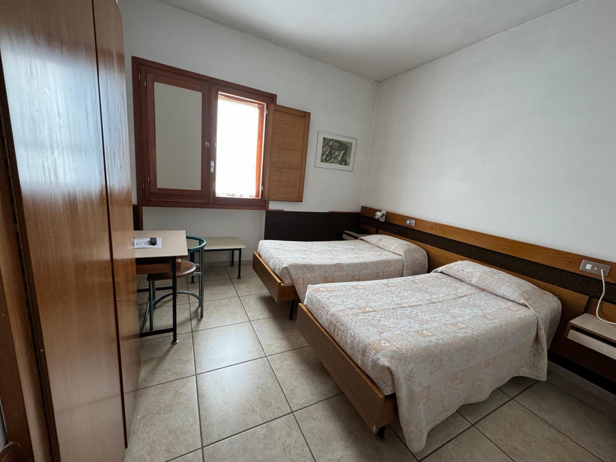 Hotel Holidays Рокказаро Экстерьер фото
