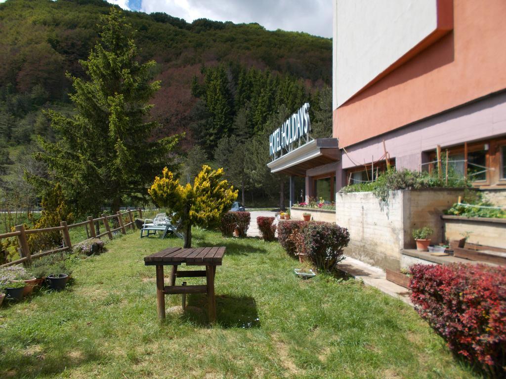 Hotel Holidays Рокказаро Экстерьер фото
